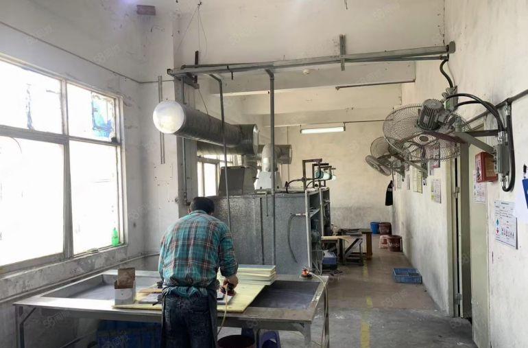 沙井芙蓉高速路口旁二楼400平方米厂房招租