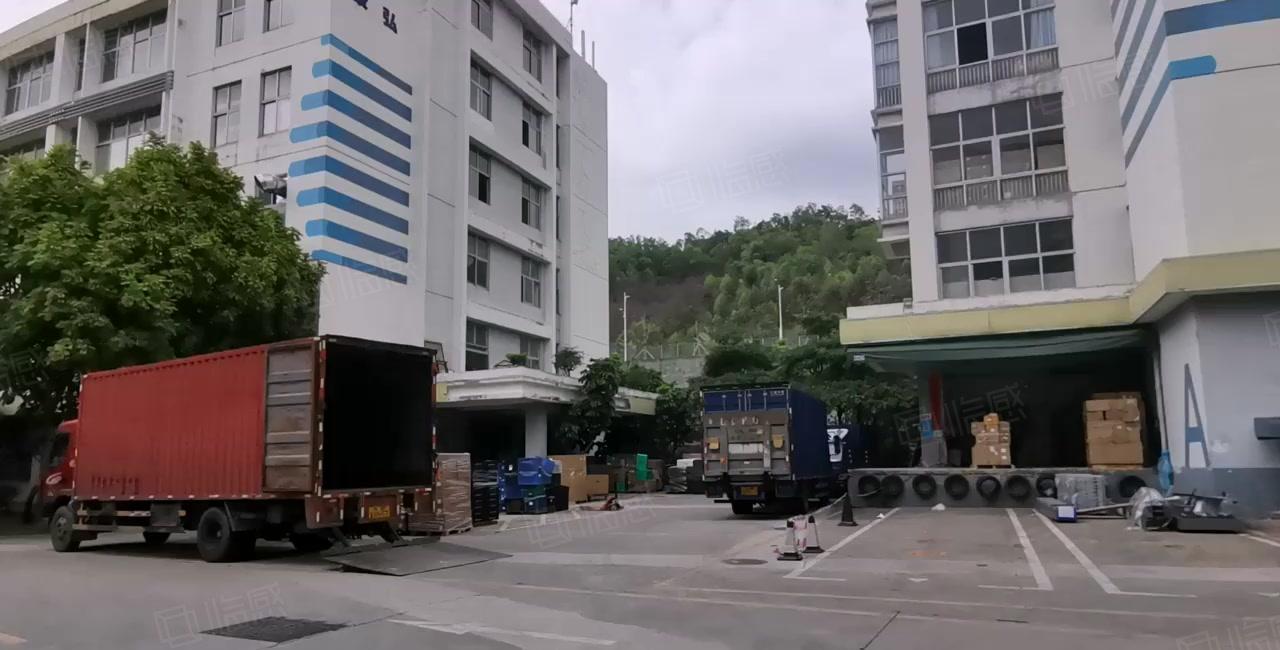 石岩石龙仔高新科技园2楼4900平精装修厂房可分租