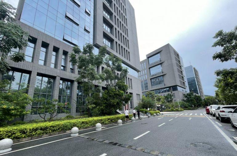 深圳南山西丽楼上精装修1500平厂房出租可分租有水电主干道旁