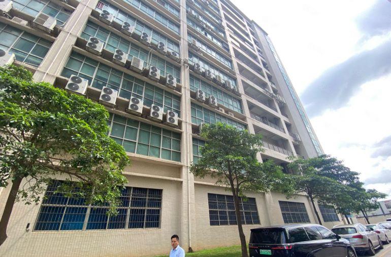 沙井新桥21元起政府桃花源目前7层空出2500每层带装修