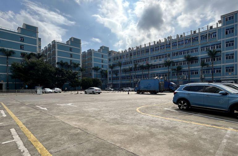 石岩上屋地铁口原房东科技园楼上1000平带装修办公室厂房出租