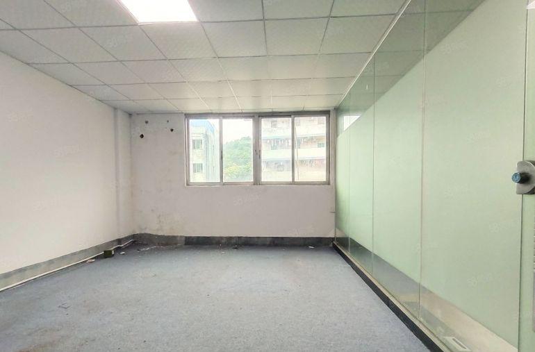 西乡洲石路黄麻布工业区，1300平带装修厂房出租，租金25元