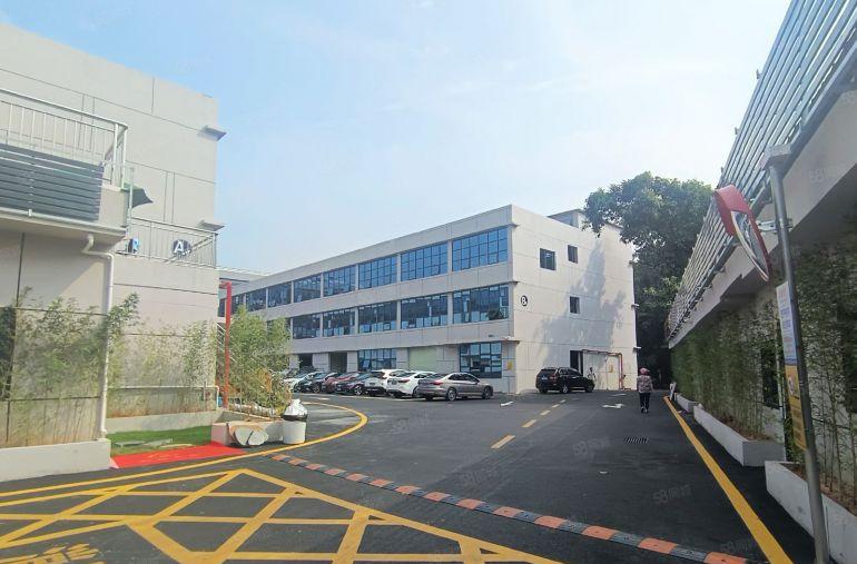 石岩全新园区招租180平方起租剩3900平方带装修主干道旁边