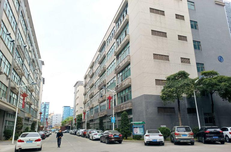 西乡主干到旁大型园区楼上1380平精装厂房仓库出租