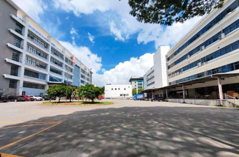 西乡固戍地铁口新空出原房东一楼2000平方带卸货平台可分租