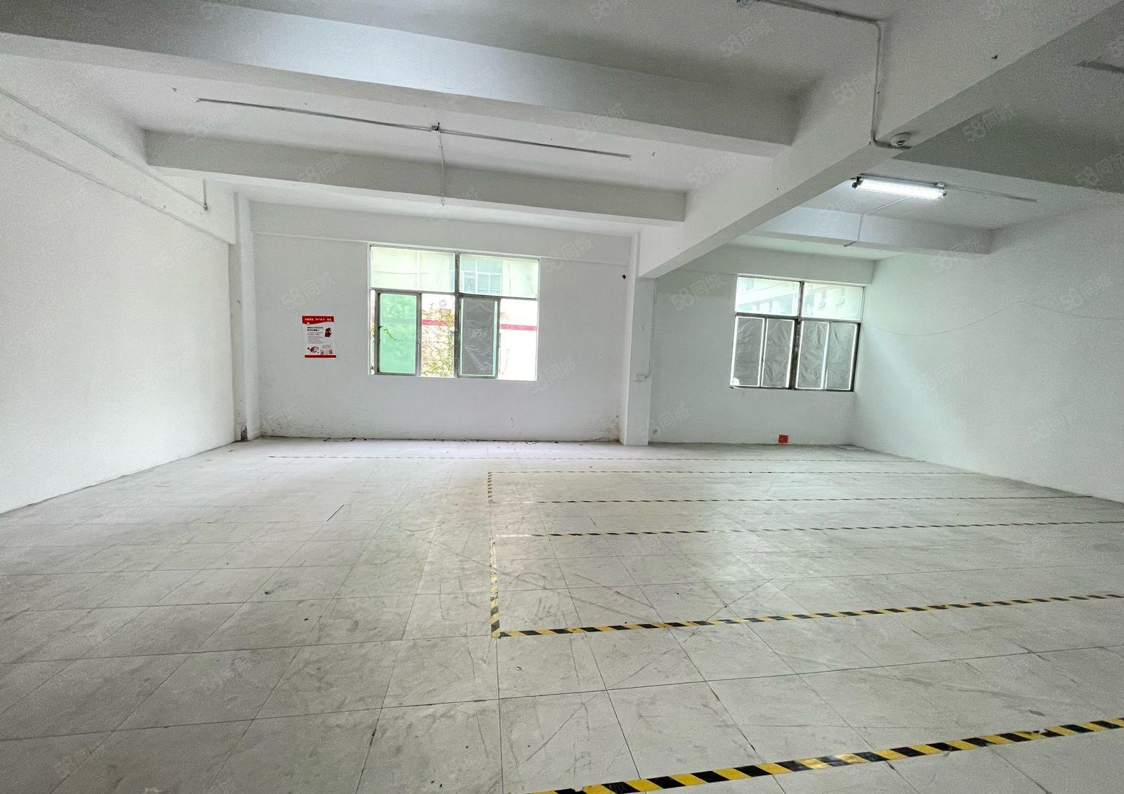 西乡固戍，大型工业区，带装修295平厂房仓库出租，拎包入驻