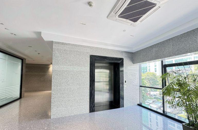 兴东地铁口原房东高新产业园1265平精装修办公研发厂房出租