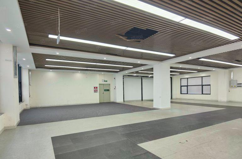 8成使用率！精装靓丽一楼1000平高5米大型靓丽园区