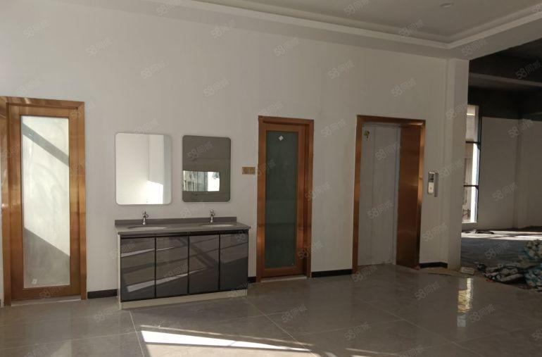 西乡独门独院原房东整栋厂房1986平，共三层，已改造！