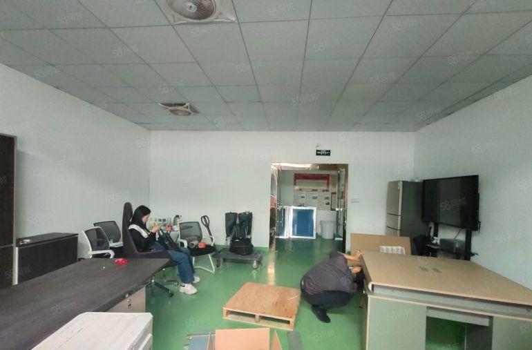 西乡固戍，原房东直租，带精装修520平厂房出租，使用率高