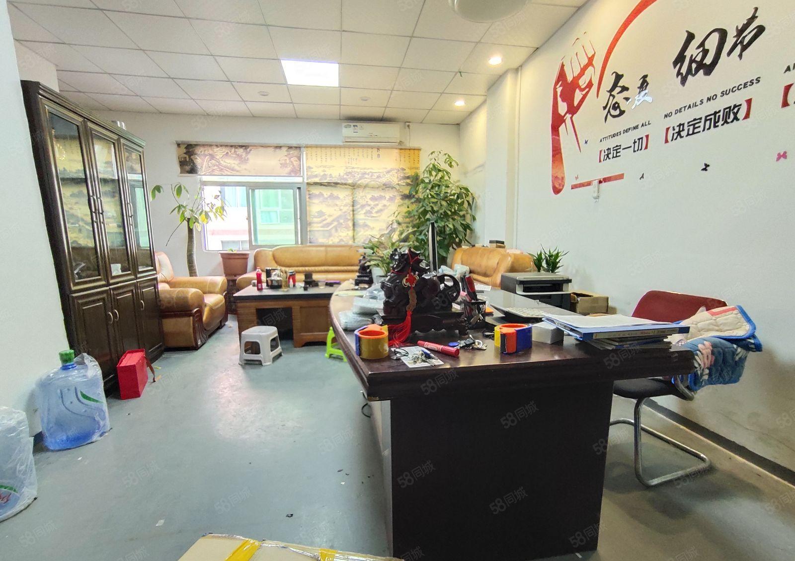 鹤州九围洲石路边，整层800平，可分两家实墙隔断，9成使用率