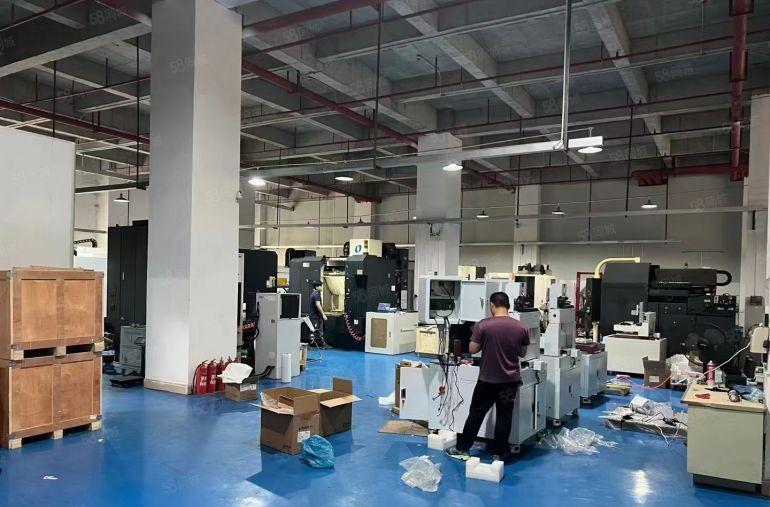 沙井大王山西环路旁一楼500平方米精装修厂房招租