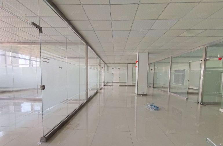 西乡鹤洲九围工业园，整层2700平精装修厂房出租，园区已电改