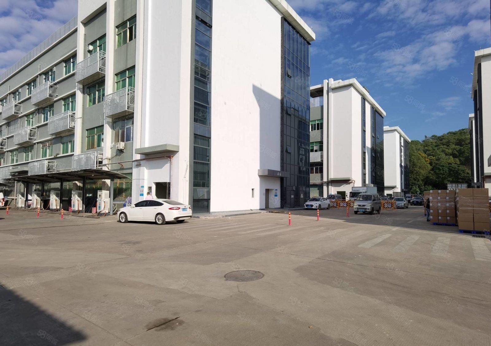 石岩新出楼上900平原房东精装修厂房出租可分租