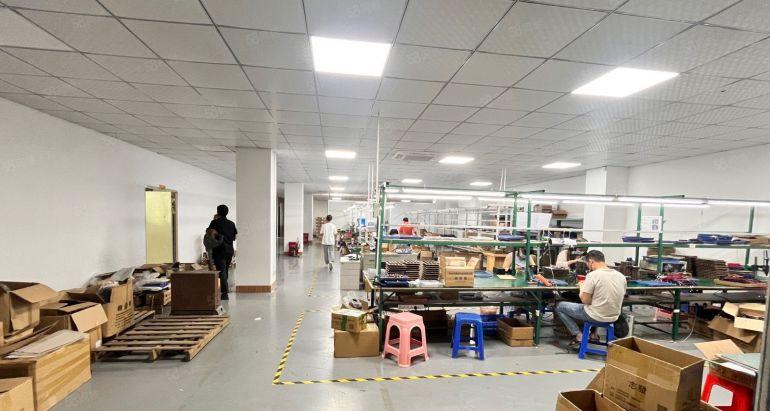 22元起沙井地铁口2000平整层精装修厂房出租仓库出租可分租