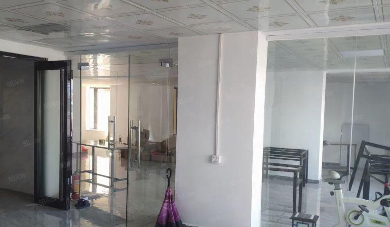 后亭地铁口宝安大道旁二楼200平方米精装修厂房招租