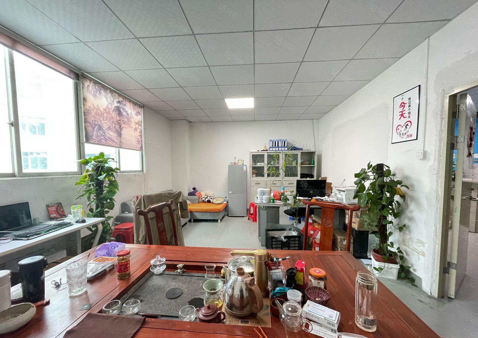 西乡固戍，大型工业区，带装修473平厂房仓库出租，带吊机口