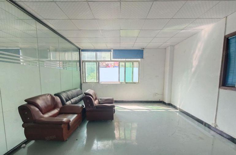 西乡，固戍创意园，电梯口带装修485平办公厂房出租，租金28