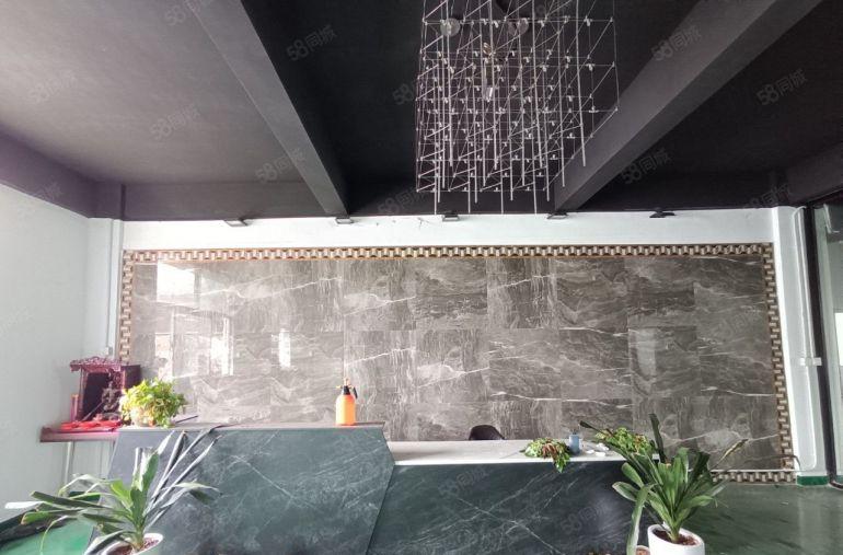 西乡航城三围工业区，带装修1100平整层厂房出租，使用率高