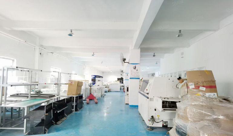 石岩楼上1000平米带装修厂房招租，现成水电办公室，使用率高