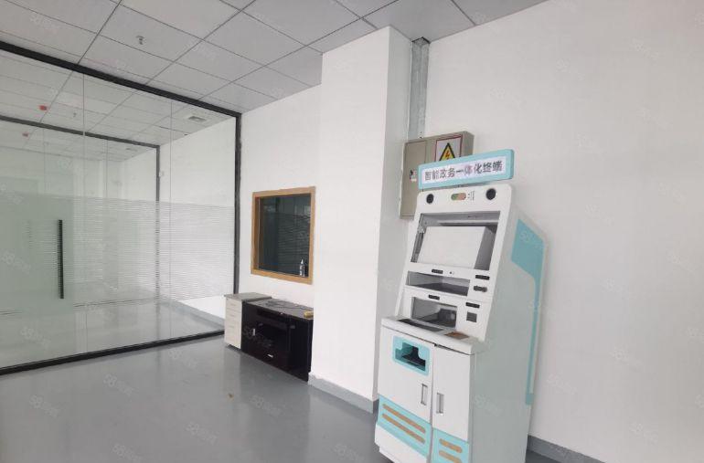 西乡固戍高速口原房东1700平6间玻璃隔断办公室精装修厂房