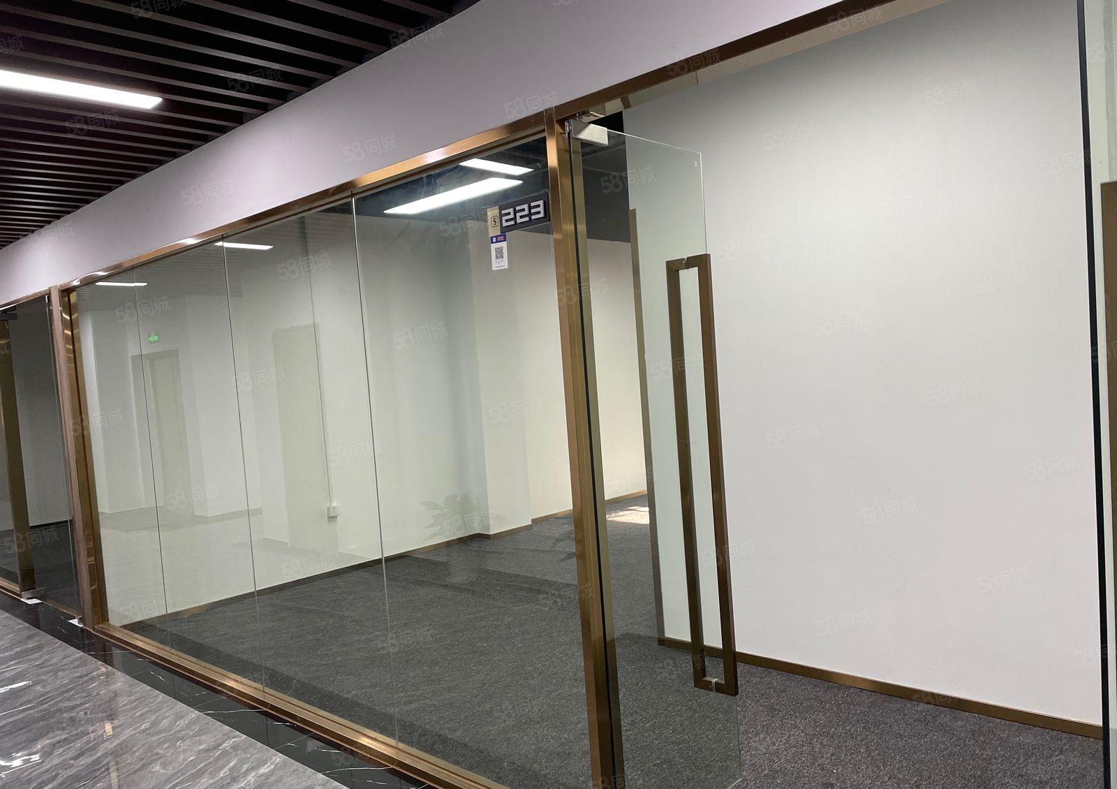 兴东地铁口100米，精装厂房出租，交通便利，拎包即可办公