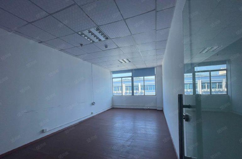 西乡固戍国道边楼上3500平精装修厂房办公电子厂房低价出租！