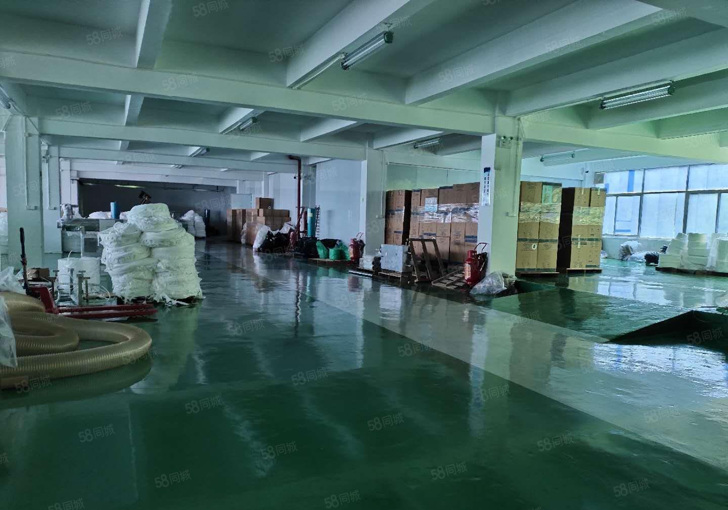 福永107国道边楼上现成装修5000平方厂房仓库出租可以分租