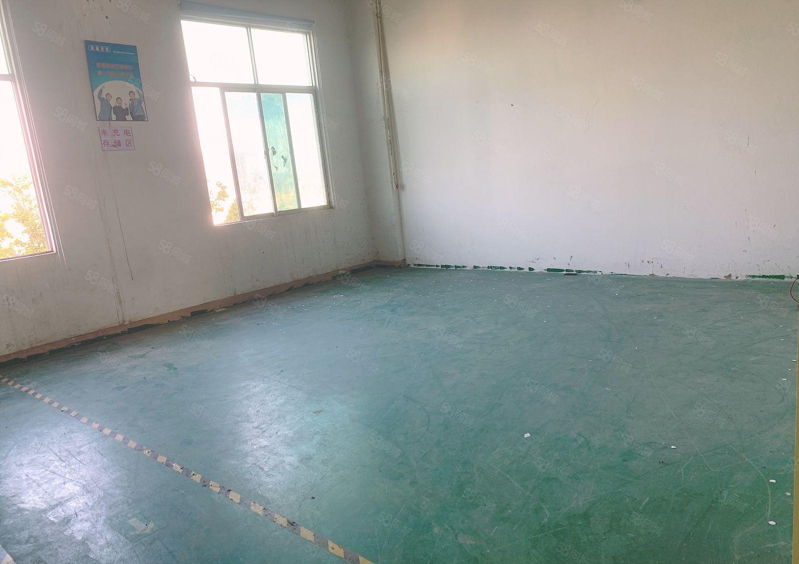 福永会展中心附近新出楼上精装修1000平厂房出租报价28可分