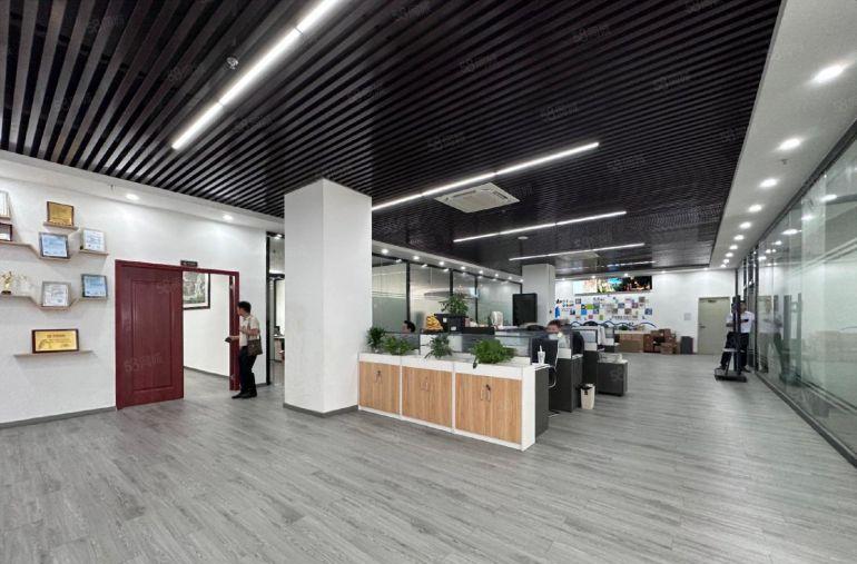 沙井新桥原房东厂房精装800平，大型园区，带卸货平台