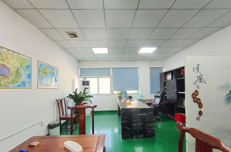 平峦山地铁站旁，独门独院楼上600平带现成装修厂房，仓库出租