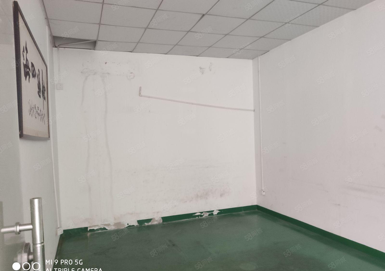 西乡洲石路边工业区一楼800平米带装修厂房出租