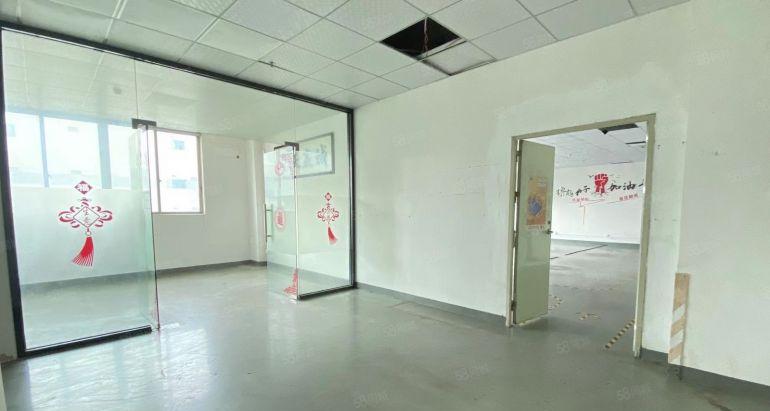 沙井塘尾楼上280平精装厂房出租，形象好，车位充足