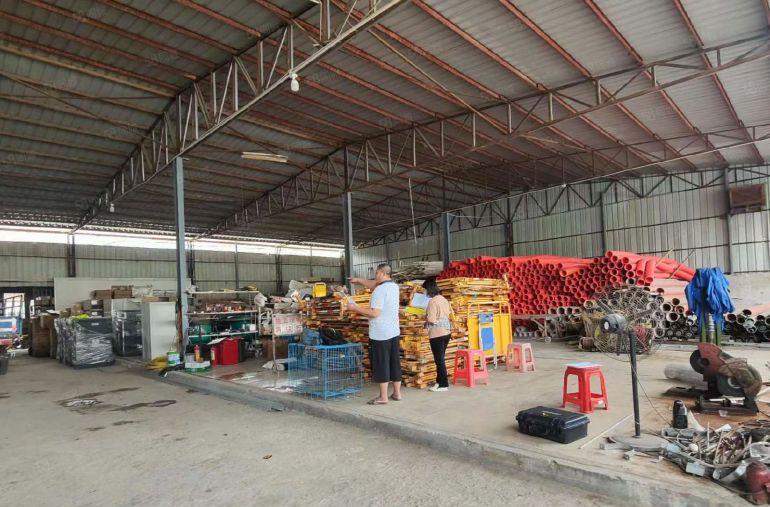 实惠实用租25元单层钢构厂房仓库1000平大型货车出入无忧