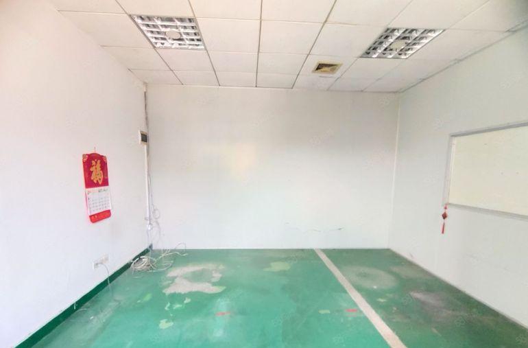 西乡，鹤洲工业园，楼上带装修整层800平厂房出租，使用率高