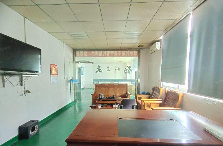 西乡，固戍大型工业，整层楼上带装1200平厂房出租，使用率高