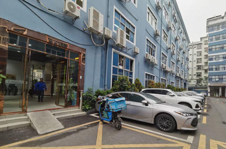 固戍地铁口附近新出精装修厂房写字楼20平200平 可分租