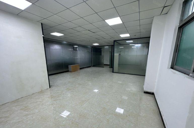 宝安沙井新天虹附近精装修厂房211平仓库出租。