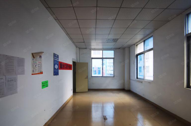 西乡固戍地铁口附近正规园区带装修537平水电齐全