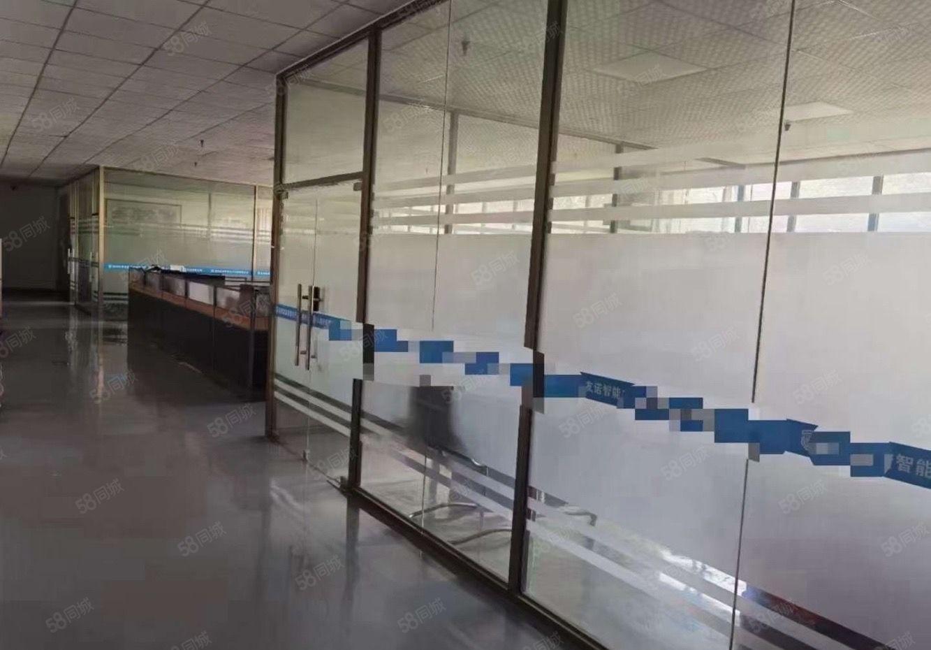 200平分租沙井大型成熟园区厂房出租带装修一楼空地大停车位多