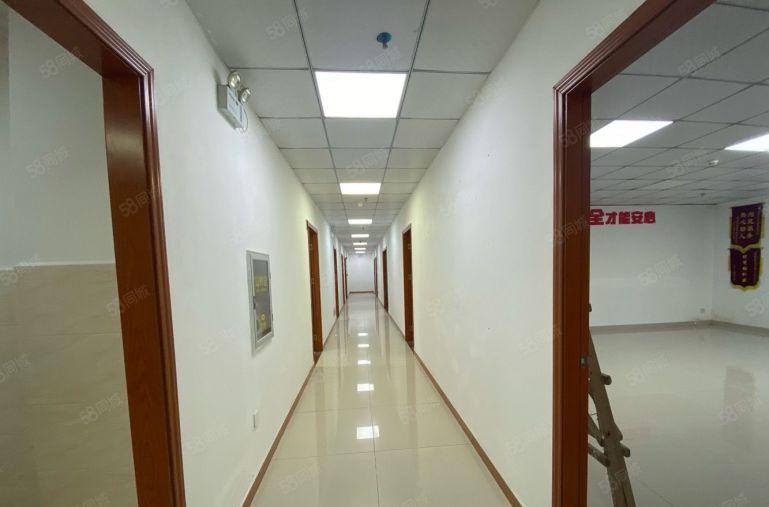 22元沙井地铁口楼上1500平精装修厂房出租仓库出租大小分租