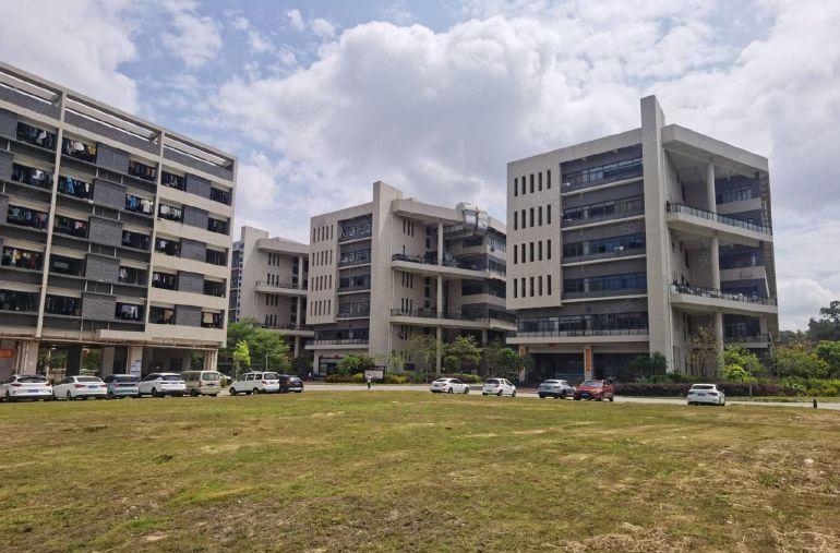 松岗大田洋原房东独院厂房出租1至6层15000平带装修红本