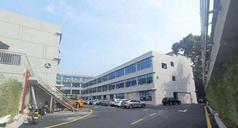 石岩独院全新装修好厂房招租  可定制装修 停车位充足