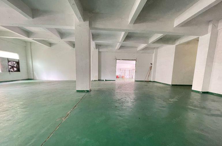 西乡鹤洲工业区，一楼带装修500平厂房出租，租金40元