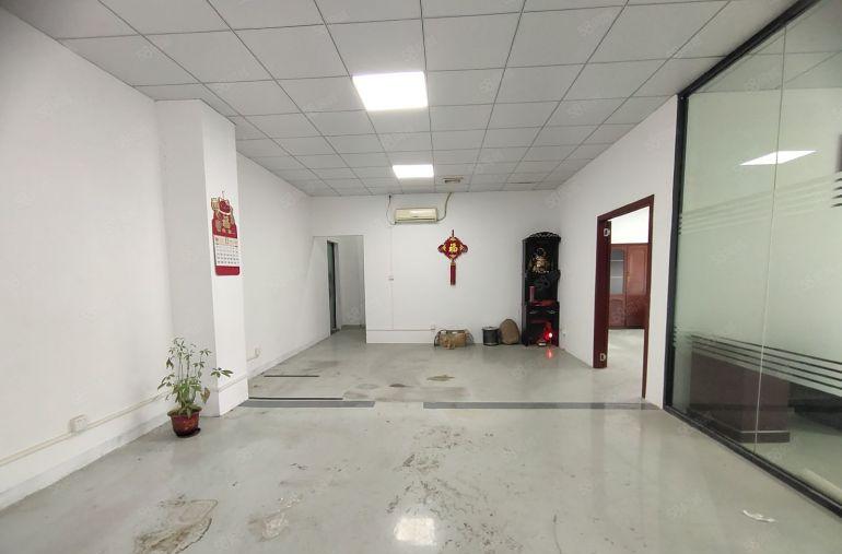 西乡，宝田创意园，地铁站边，楼上带装修470平起办公厂房出租