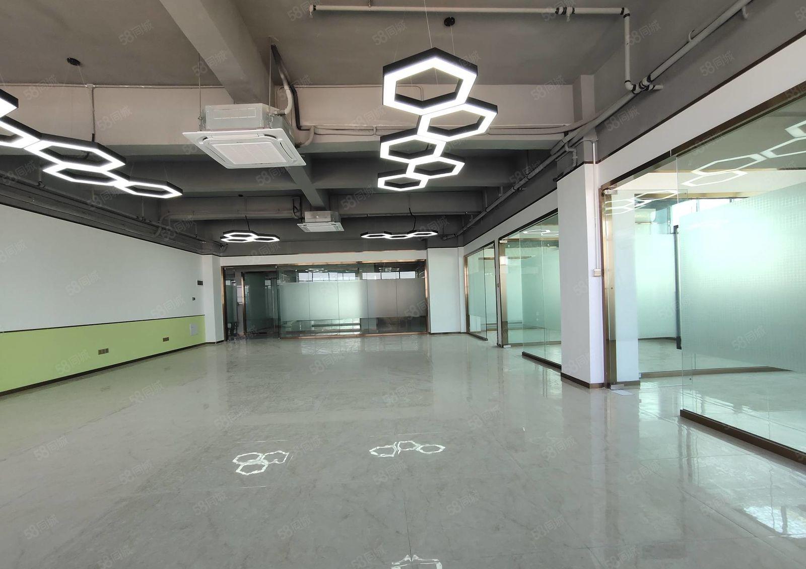 原房东直租！西乡220平办公室3加1格局，带空调，使用率8成