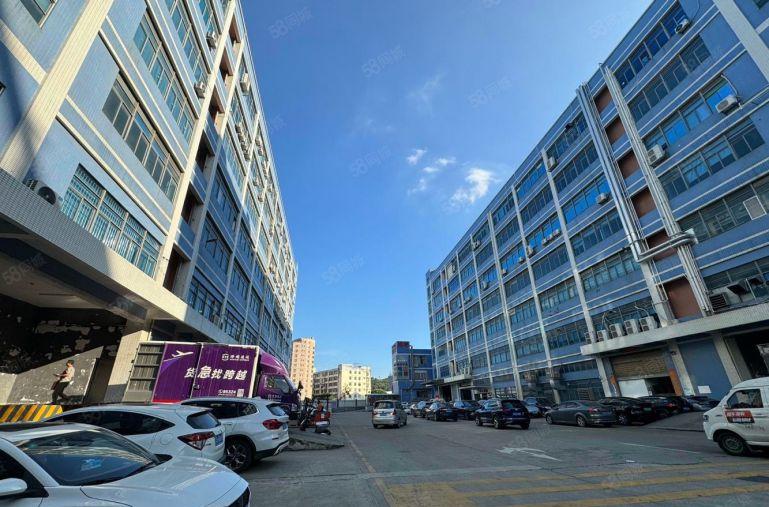 西乡固戍大门楼上整层2800平精装修办公研发厂房低价出租