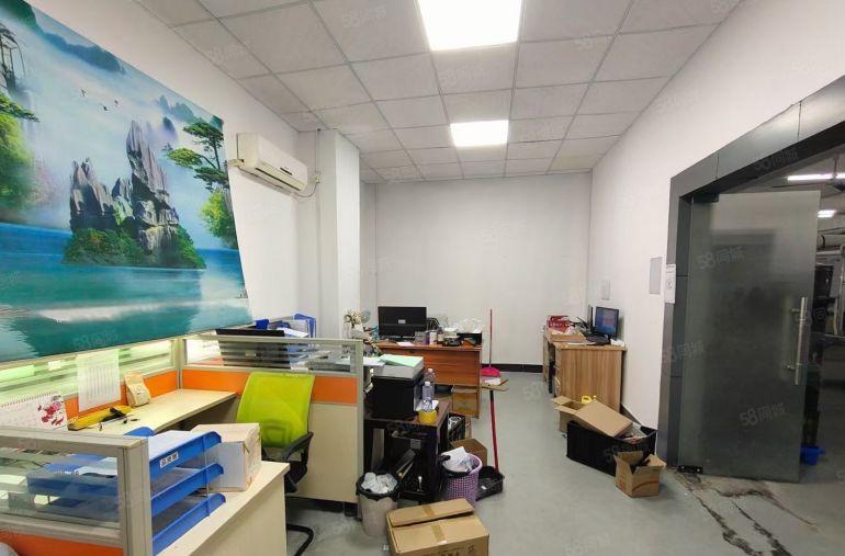 西乡固戍原房东直租，带装修独立半层908平厂房出租，使用率高