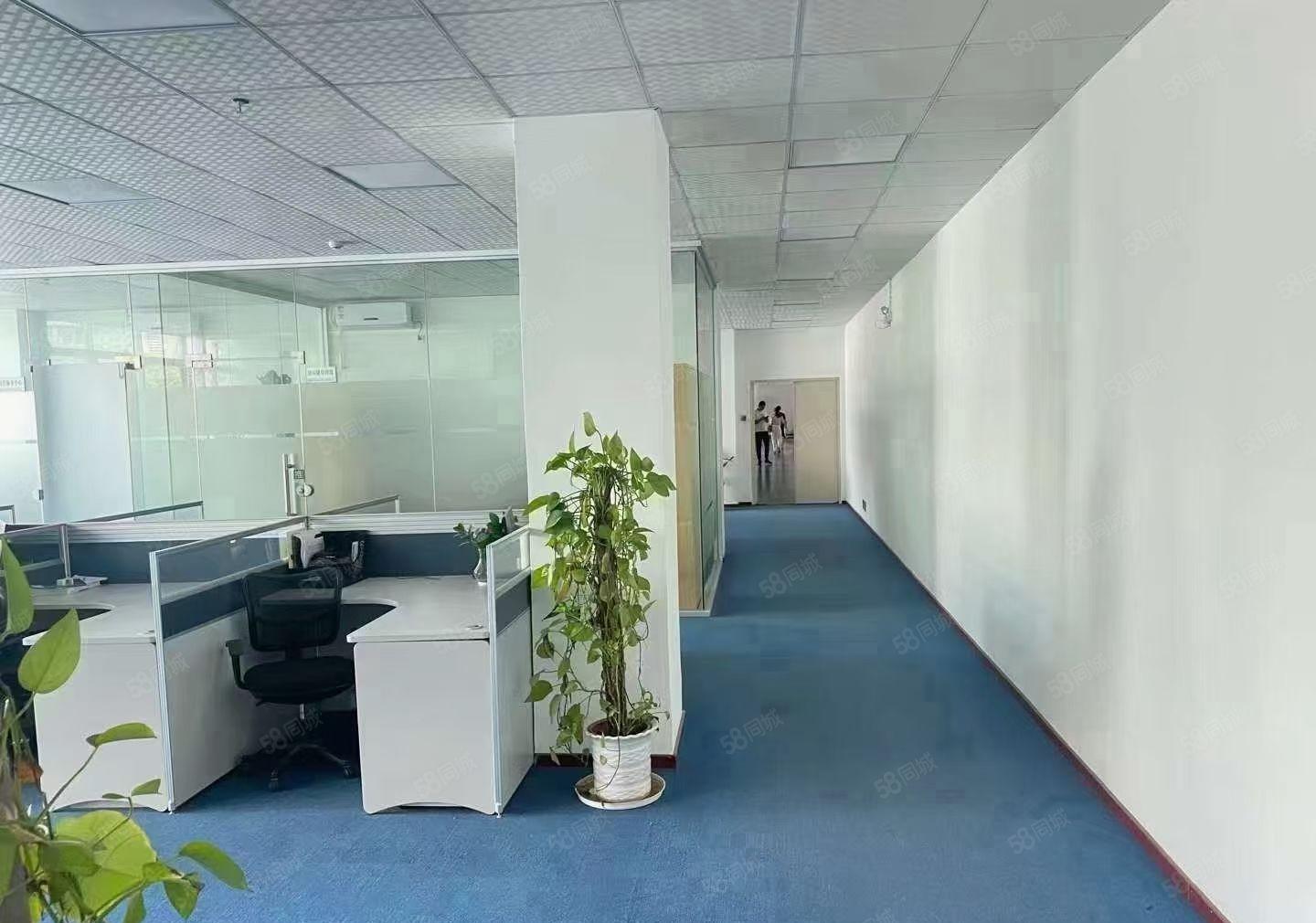 西乡恒丰工业城新出楼上1000平带装修办公室可分租整租