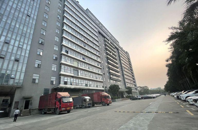 福永大洋田桥头地铁550平米原房东精装修厂房仓库低价出租招租